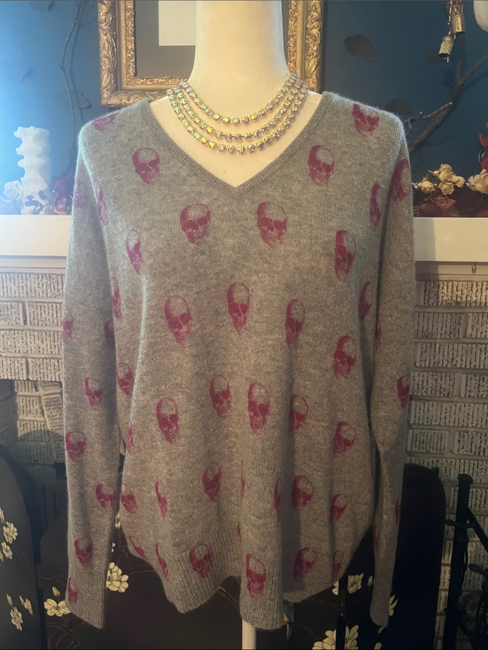 Skull Cashmere V-Neck Gray 100% Cashmere Sweater with Pink Skull Pattern